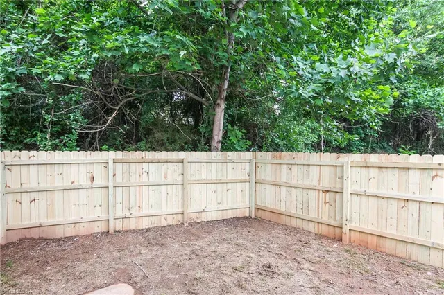 $1,580 | 157 Westmont Drive, Winston-Salem, NC 27104