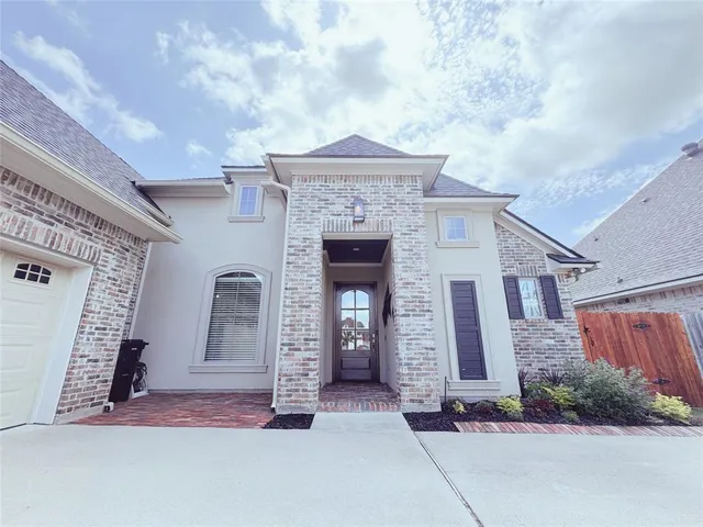 $419,900 | 504 Linden Circle, Benton, LA 71006