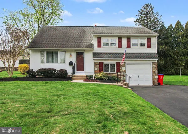 $515,000 | 716 West Bristol Road, Warminster, PA 18974