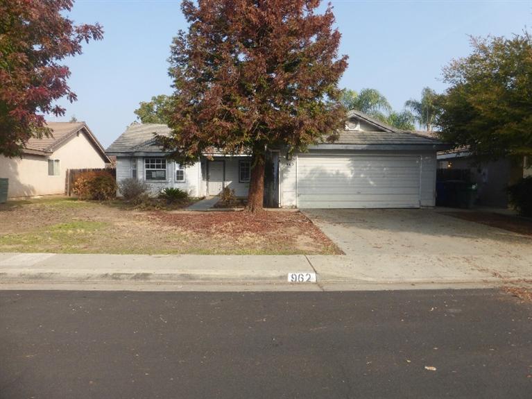 962 East Red Beaut Avenue Reedley, CA 93654 - Photo 1 of 6 Gallery Image 1