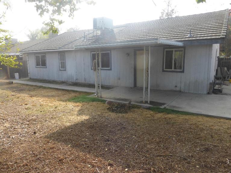 962 East Red Beaut Avenue Reedley, CA 93654 - Photo 2 of 6 Gallery Image 2