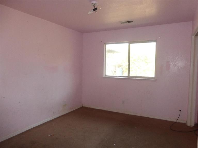 962 East Red Beaut Avenue Reedley, CA 93654 - Photo 4 of 6 Gallery Image 4