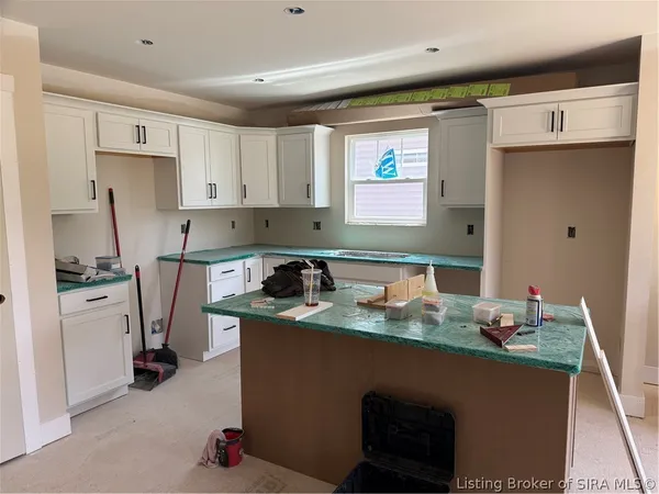 $399,900 | 2765 Abby Wds Drive, Jeffersonville, IN 47130