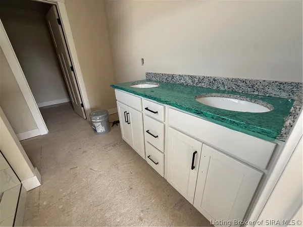 $399,900 | 2765 Abby Wds Drive, Jeffersonville, IN 47130