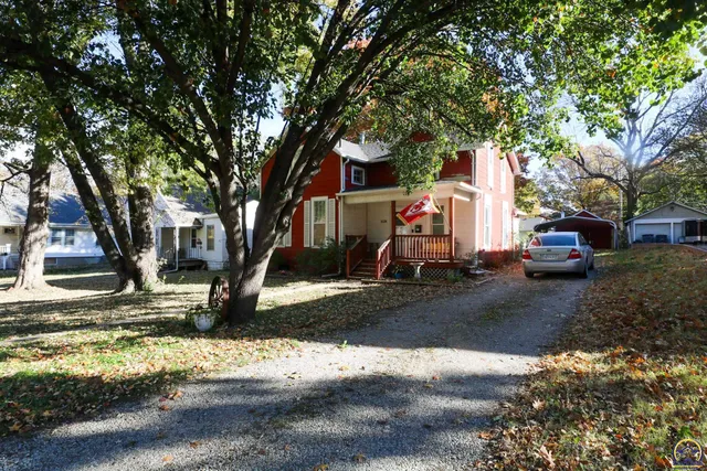 $129,900 | 1526 West Street, Emporia, KS 66801