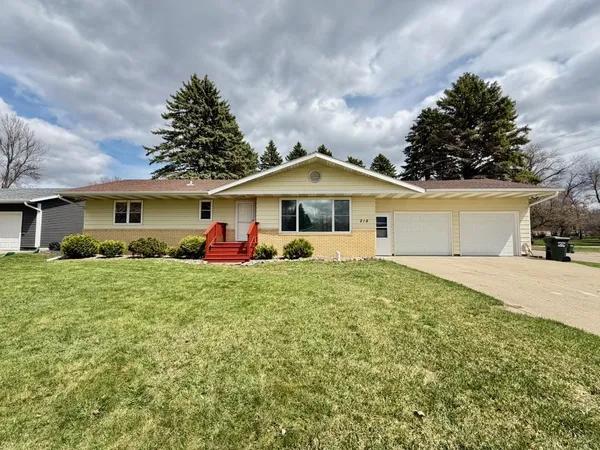 $199,000 | 219 9th Avenue Southeast, Elbow Lake, MN 56531
