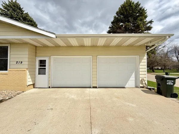$199,000 | 219 9th Avenue Southeast, Elbow Lake, MN 56531