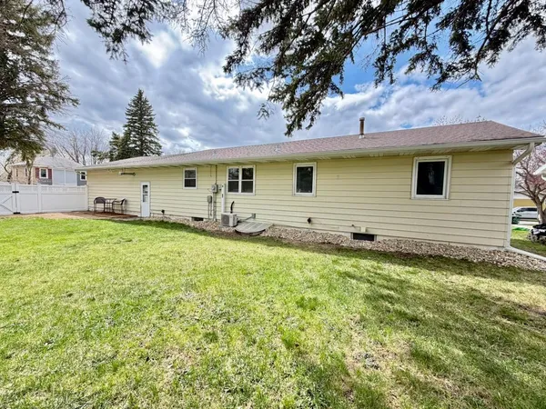 $199,000 | 219 9th Avenue Southeast, Elbow Lake, MN 56531