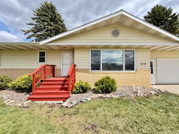 $199,000 | 219 9th Avenue Southeast, Elbow Lake, MN 56531