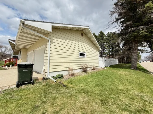 $199,000 | 219 9th Avenue Southeast, Elbow Lake, MN 56531