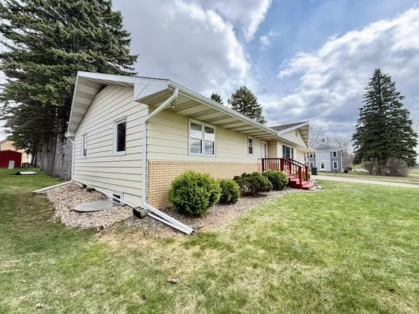 $199,000 | 219 9th Avenue Southeast, Elbow Lake, MN 56531