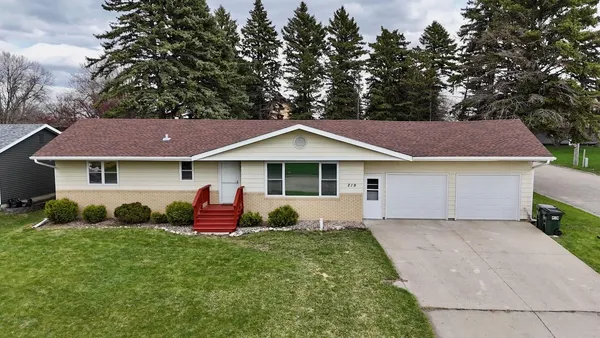 $199,000 | 219 9th Avenue Southeast, Elbow Lake, MN 56531