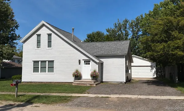 $189,900 | 117 South Street, Ovid, MI 48866