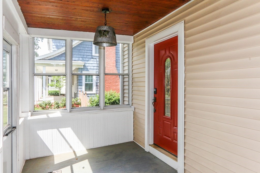 43 Rockland Street Springfield, MA 01118 - Photo 3 of 36