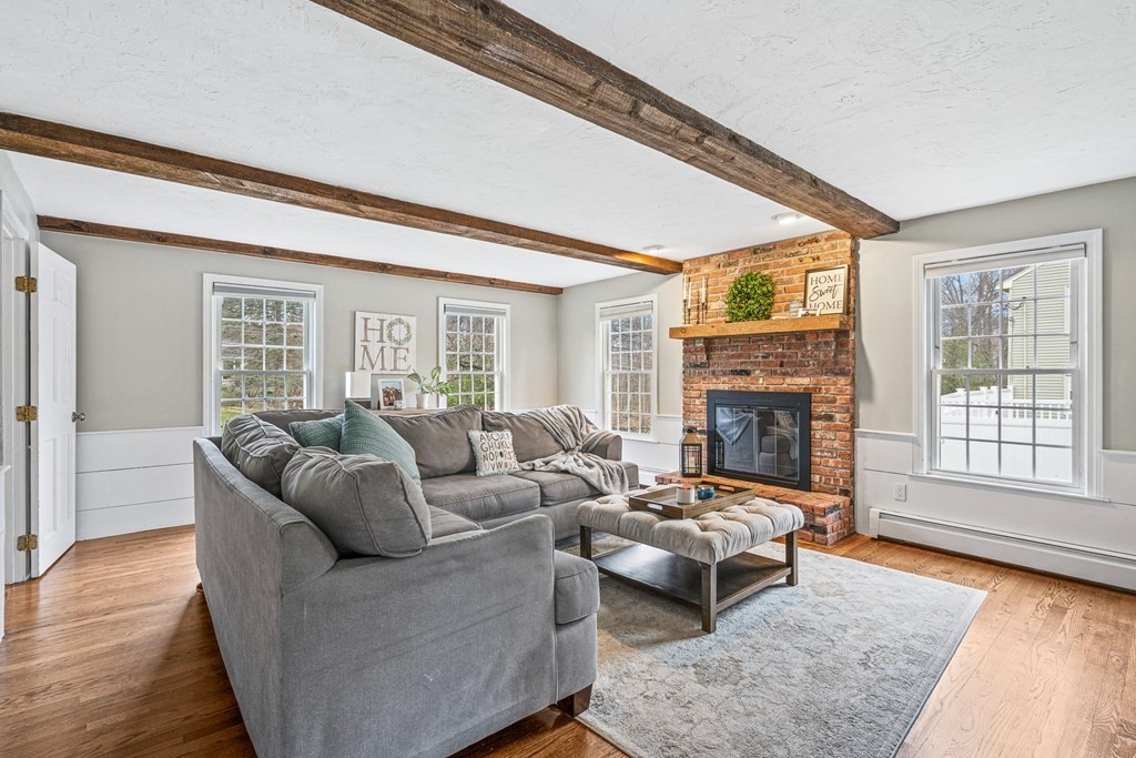 342 Marbleridge Road North Andover, MA 01845 - Photo 4 of 34 Gallery Image 4