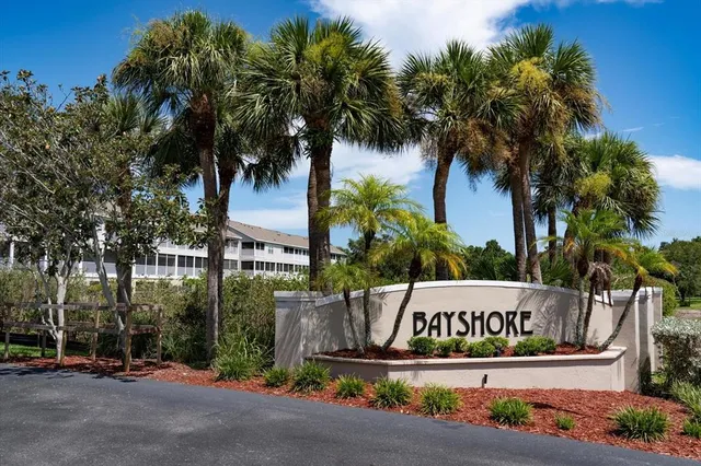 $439,900 | 3107 Oyster Bayou Way, Clearwater, FL 33759