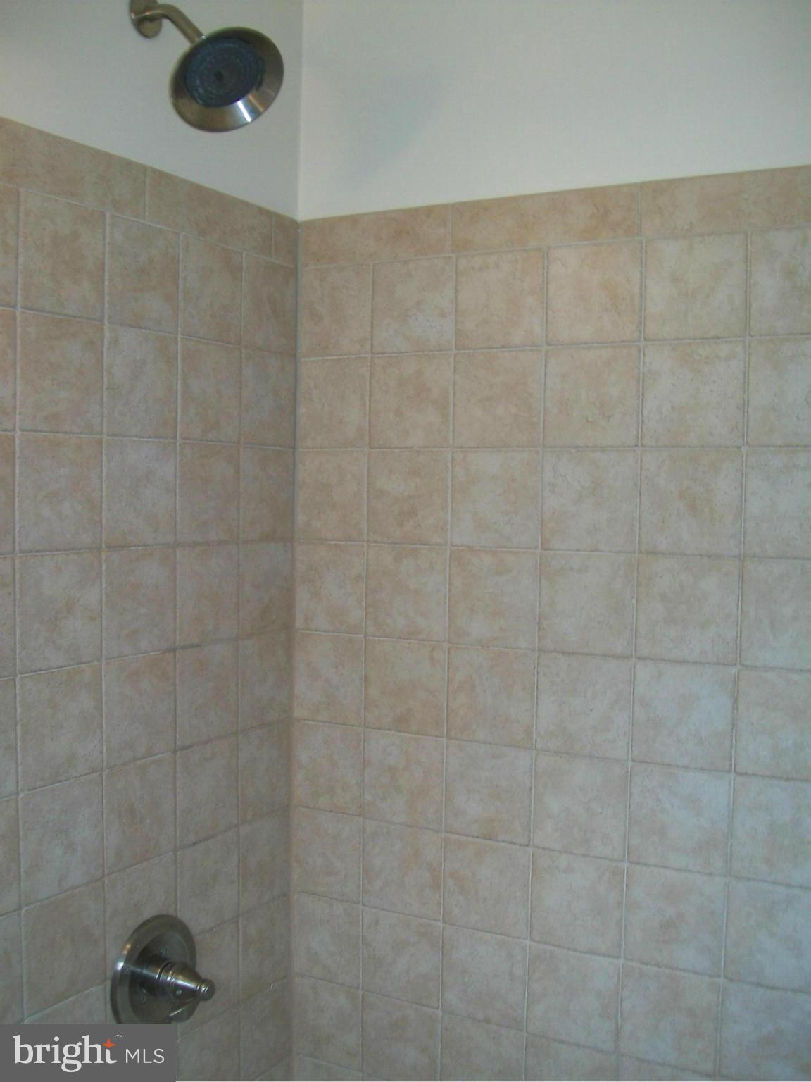 3208 Gunston Road Alexandria, VA 22302 - Photo 22 of 26 Bath