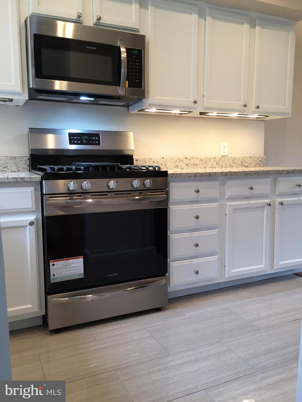 3208 Gunston Road Alexandria, VA 22302 - Photo 6 of 26 Kitchen