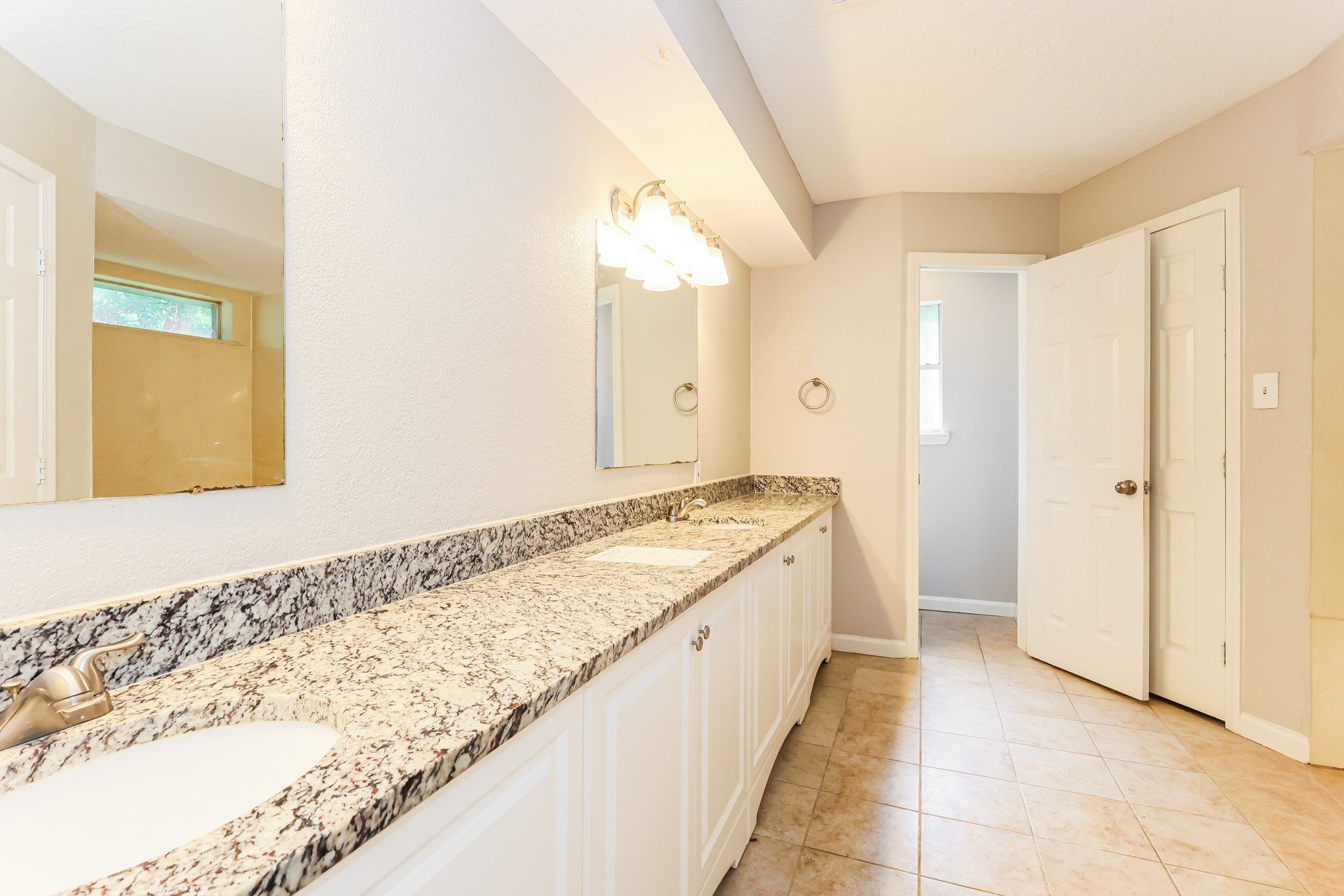 24106 Creekview Drive Spring, TX 77389 - Photo 15 of 18 Gallery Image 15