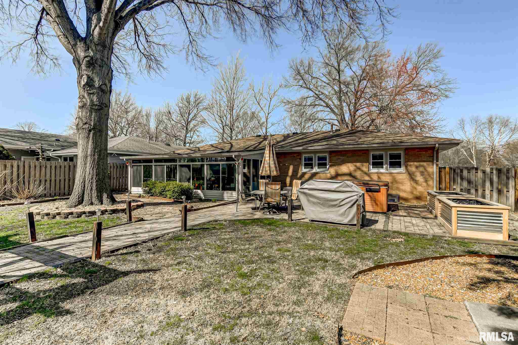 2408 Tamaroa Trail Springfield, IL 62702 - Photo 38 of 40 Gallery Image 38