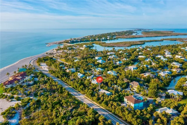 $995,000 | 6092 Sanibel Captiva Road, Sanibel, FL 33957
