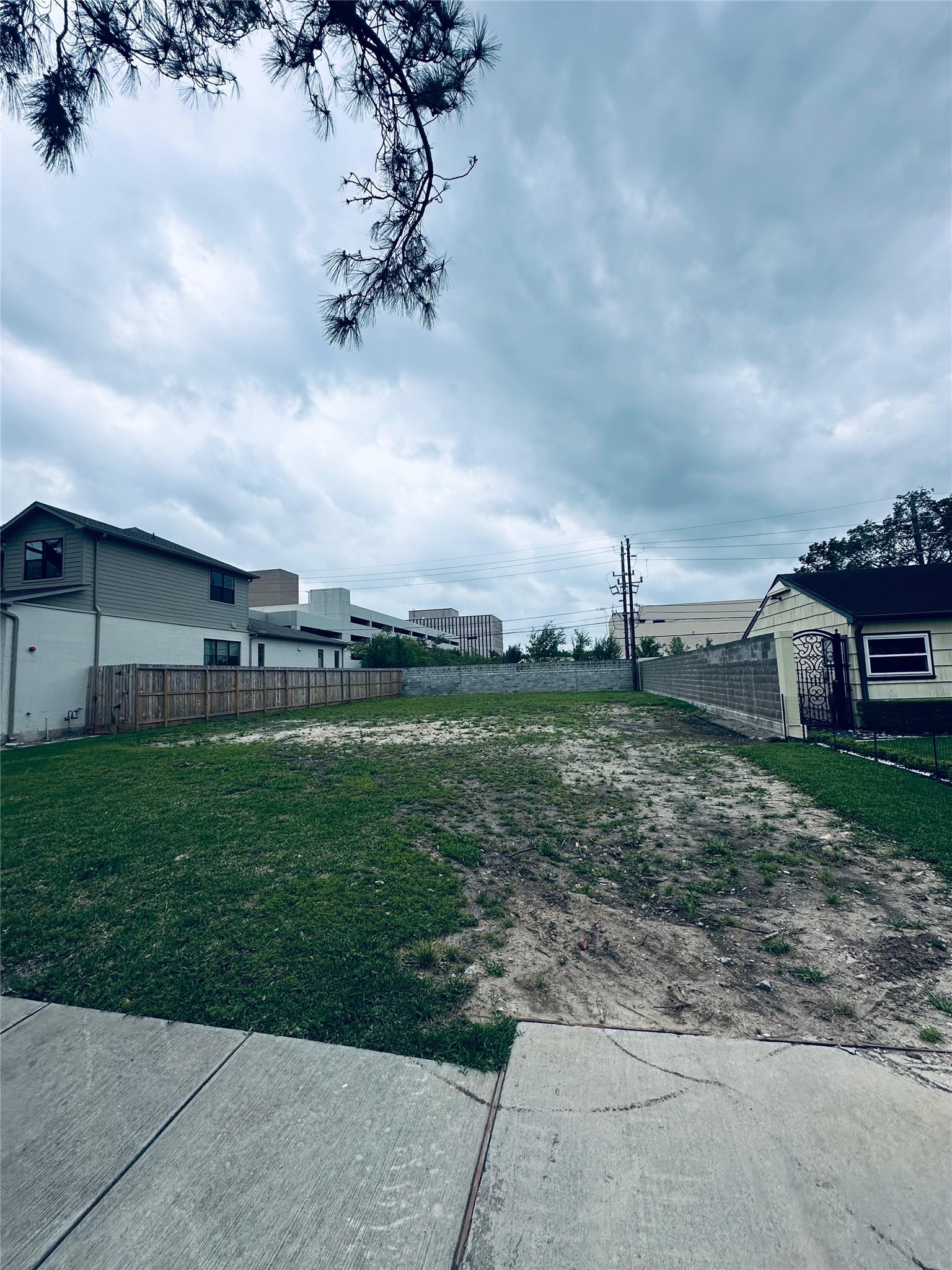 4909 Mayfair Street Bellaire, TX 77401 - Photo 2 of 4