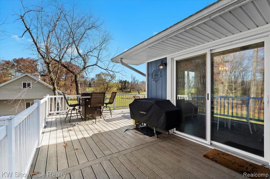 3190 West Coon Lake Road Howell, MI 48843 - Photo 12 of 38