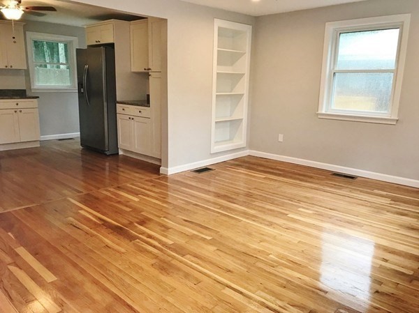 114 Meadowbrook Road Chelmsford, MA 01863 - Photo 11 of 21
