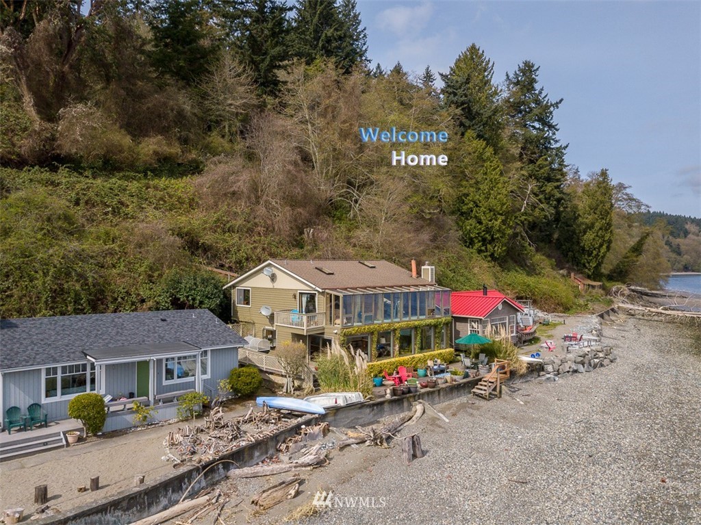 8060 Southwest Klahanie Road Vashon, WA 98070 - Photo 2 of 25