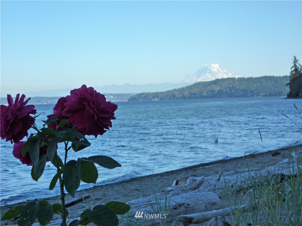 8060 Southwest Klahanie Road Vashon, WA 98070 - Photo 23 of 25