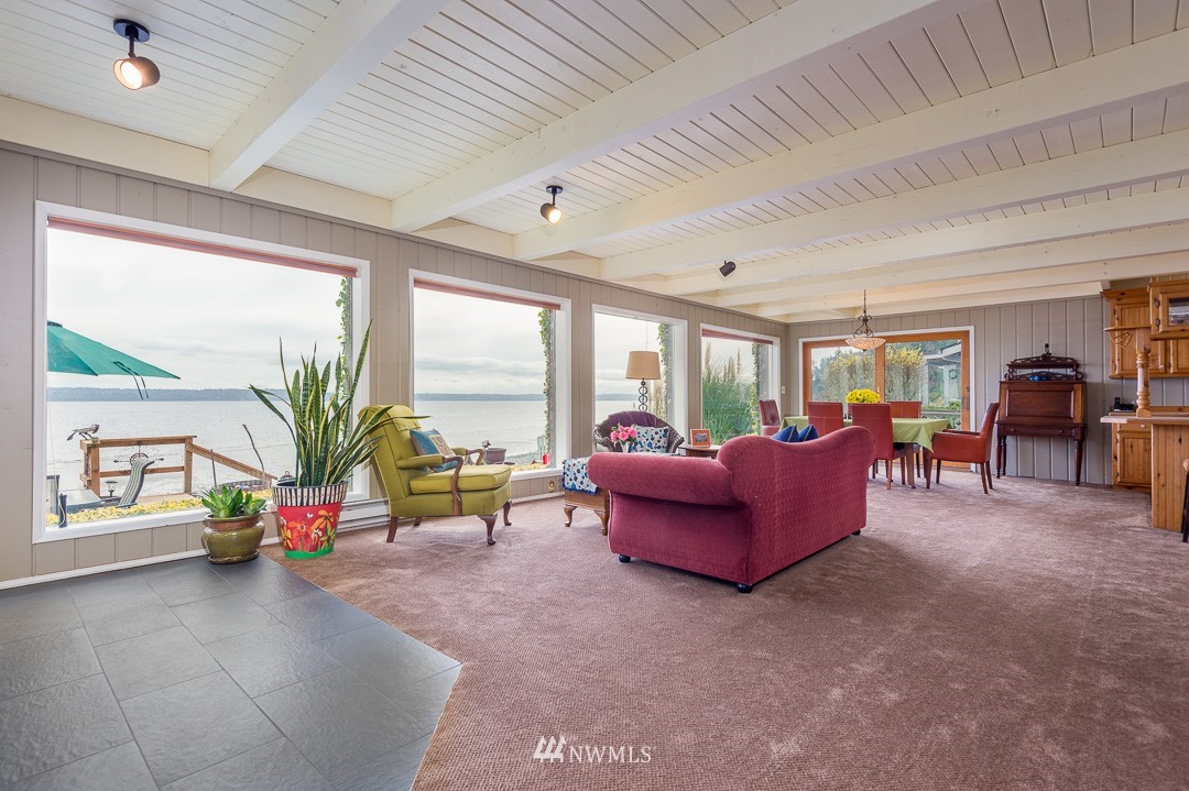 8060 Southwest Klahanie Road Vashon, WA 98070 - Photo 4 of 25