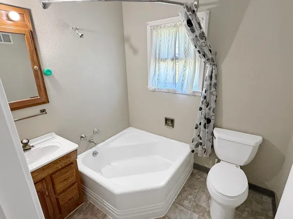 $285,000 | 841 Redwood Drive, Fairmont, MN 56031
