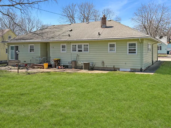 $285,000 | 841 Redwood Drive, Fairmont, MN 56031