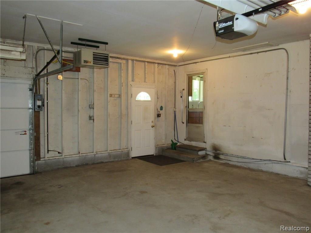 9405 Stelzer Road Howell, MI 48855 - Photo 21 of 46 IMG_2337.JPG