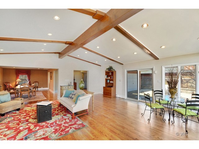 1103 Raleigh Road Glenview, IL 60025 - Photo 4 of 19