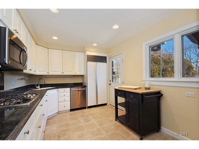 1103 Raleigh Road Glenview, IL 60025 - Photo 5 of 19