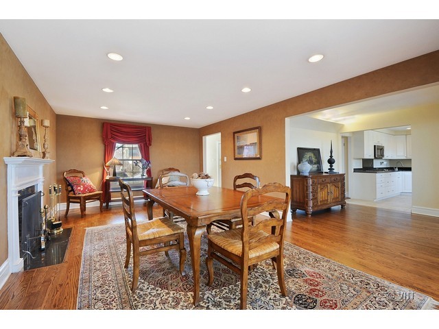 1103 Raleigh Road Glenview, IL 60025 - Photo 7 of 19