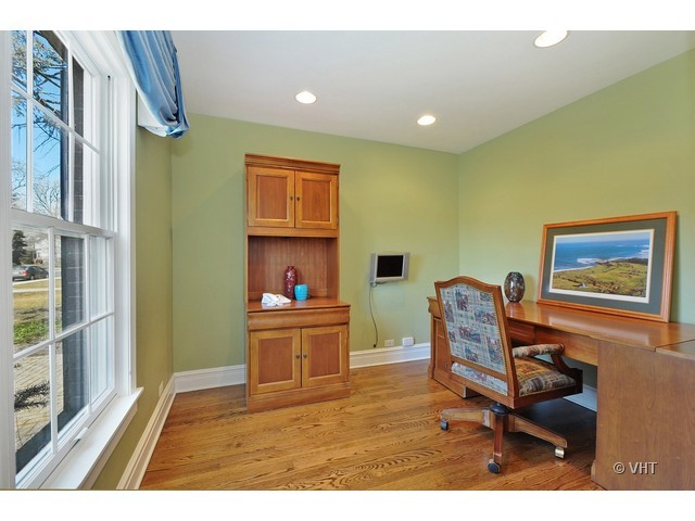 1103 Raleigh Road Glenview, IL 60025 - Photo 8 of 19