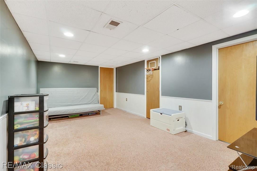 45070 Prestbury Road Canton, MI 48187 - Photo 16 of 22 dsc02899-dsc02901.jpg