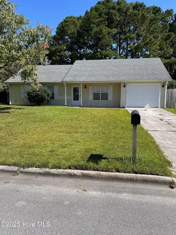 $1,300 | 112 Horse Shoe Bend, Jacksonville, NC 28546