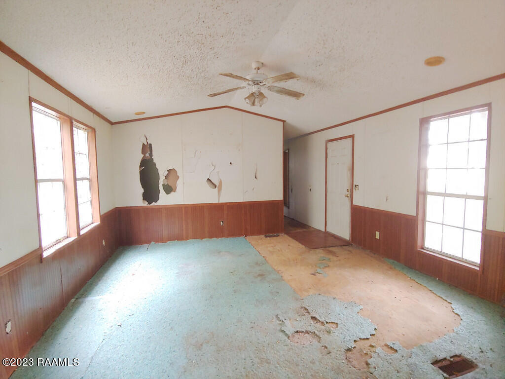 128 Austin Road Youngsville, LA 70592 - Photo 3 of 16 3 Living Room