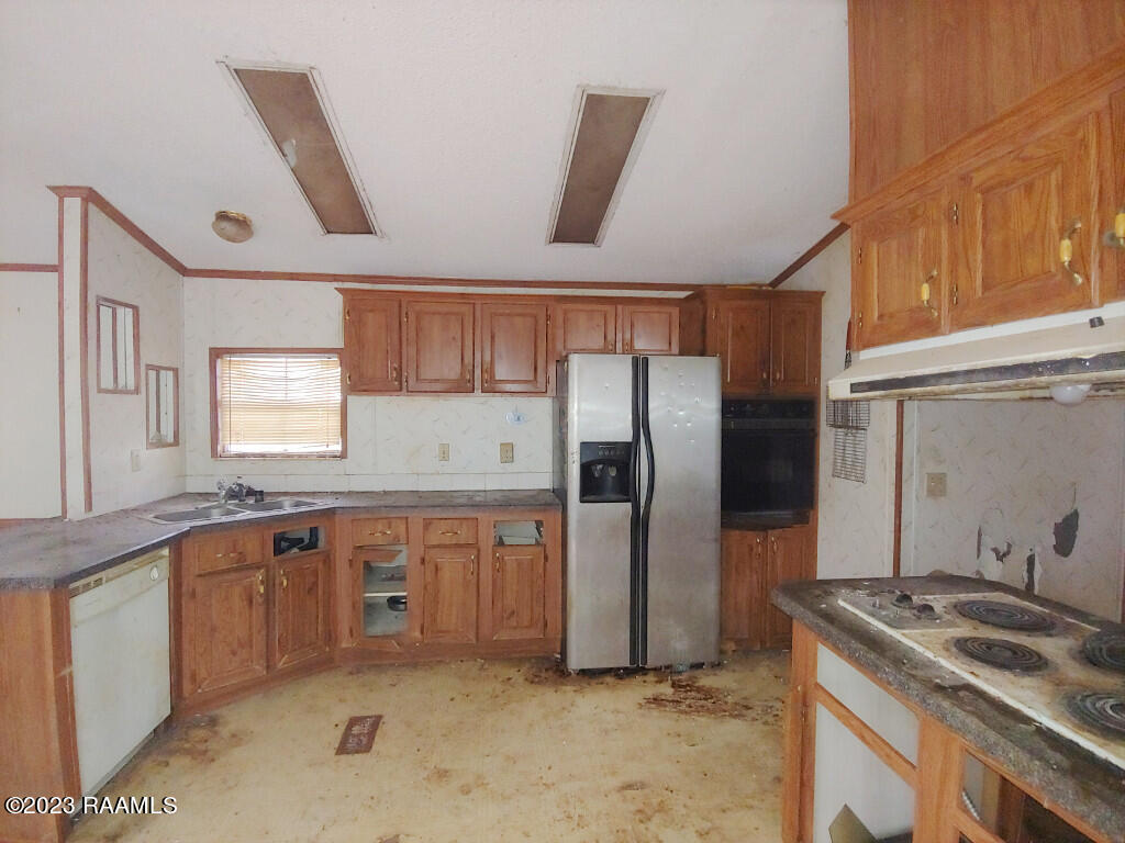 128 Austin Road Youngsville, LA 70592 - Photo 4 of 16 4 Kitchen
