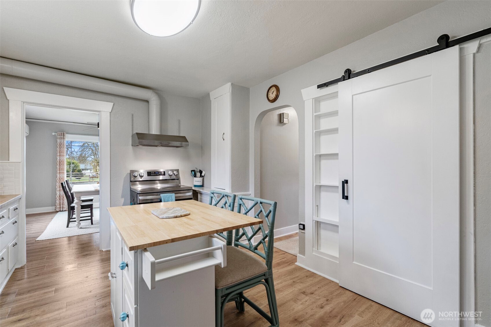 862 King Road Winlock, WA 98596 - Photo 19 of 40 a view of a dining room with furniture and wooden floor