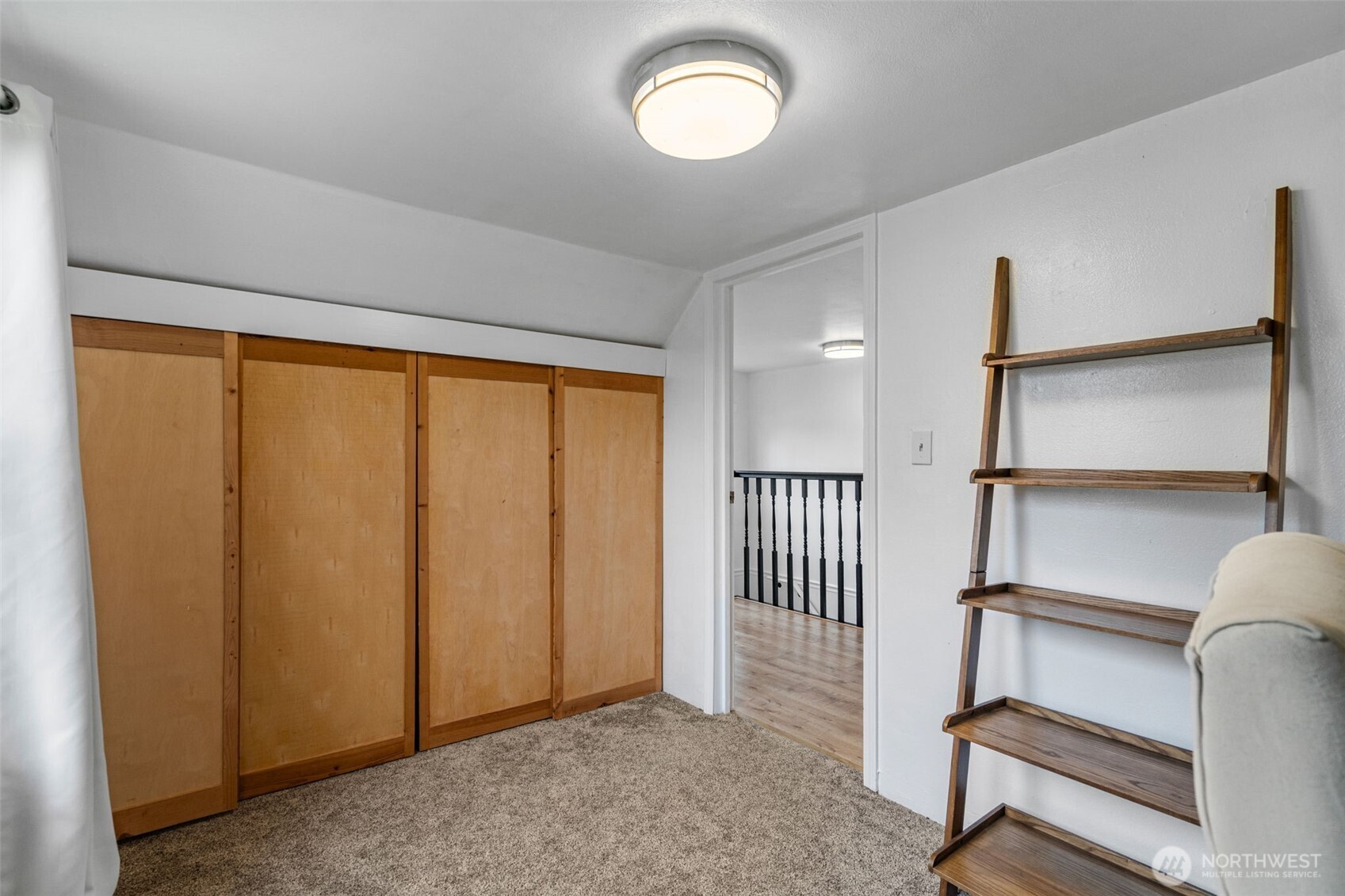 862 King Road Winlock, WA 98596 - Photo 28 of 40 a view of entryway with stairs