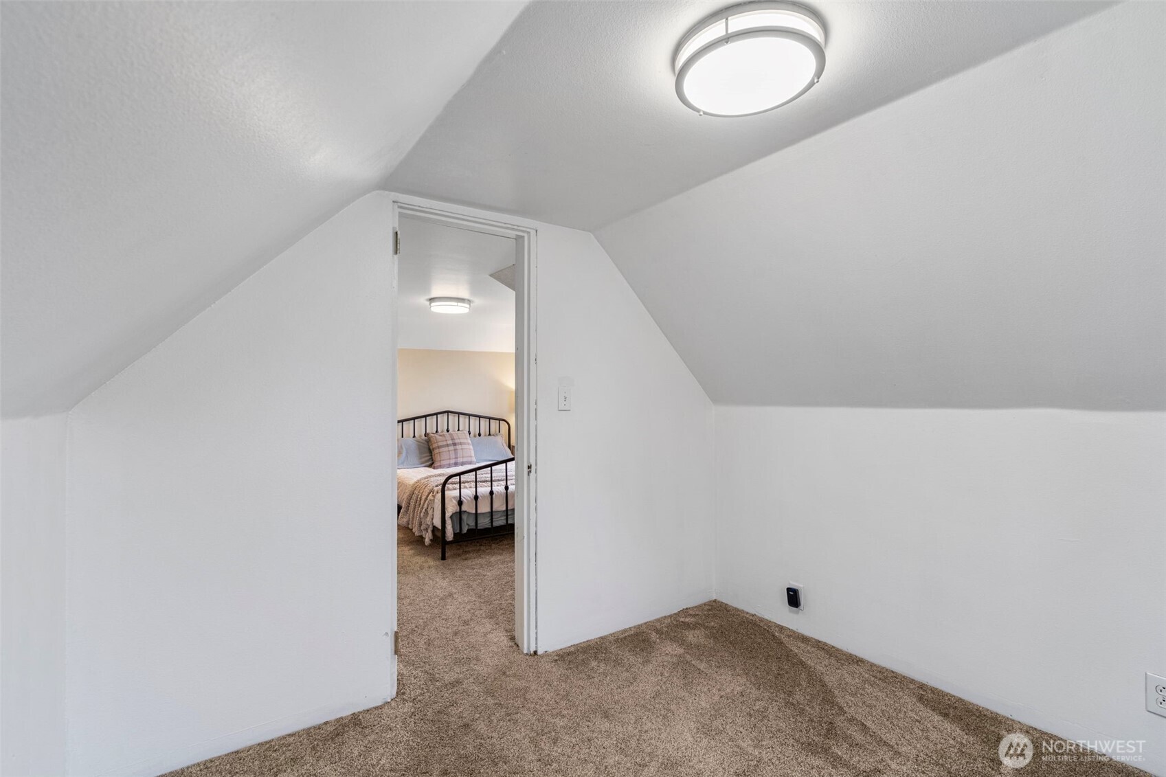 862 King Road Winlock, WA 98596 - Photo 31 of 40 a view of a room with utility room