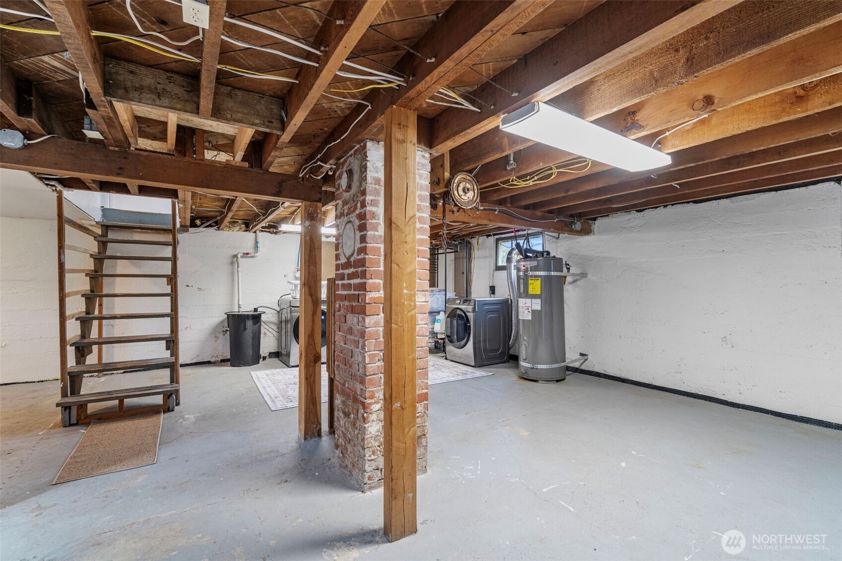 862 King Road Winlock, WA 98596 - Photo 32 of 40 a view of empty room with wooden ceiling