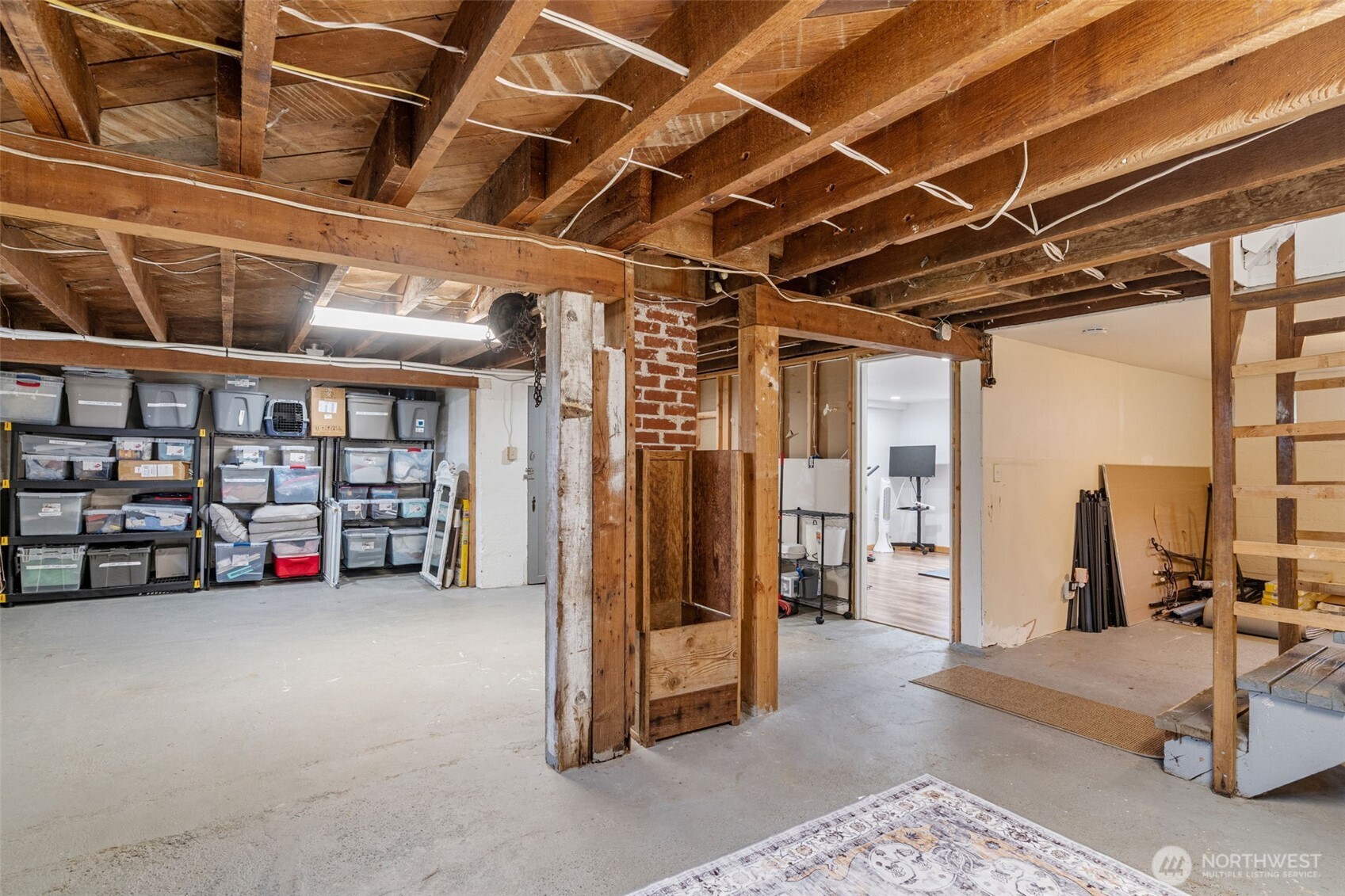 862 King Road Winlock, WA 98596 - Photo 33 of 40 a view of a room with gym equipment