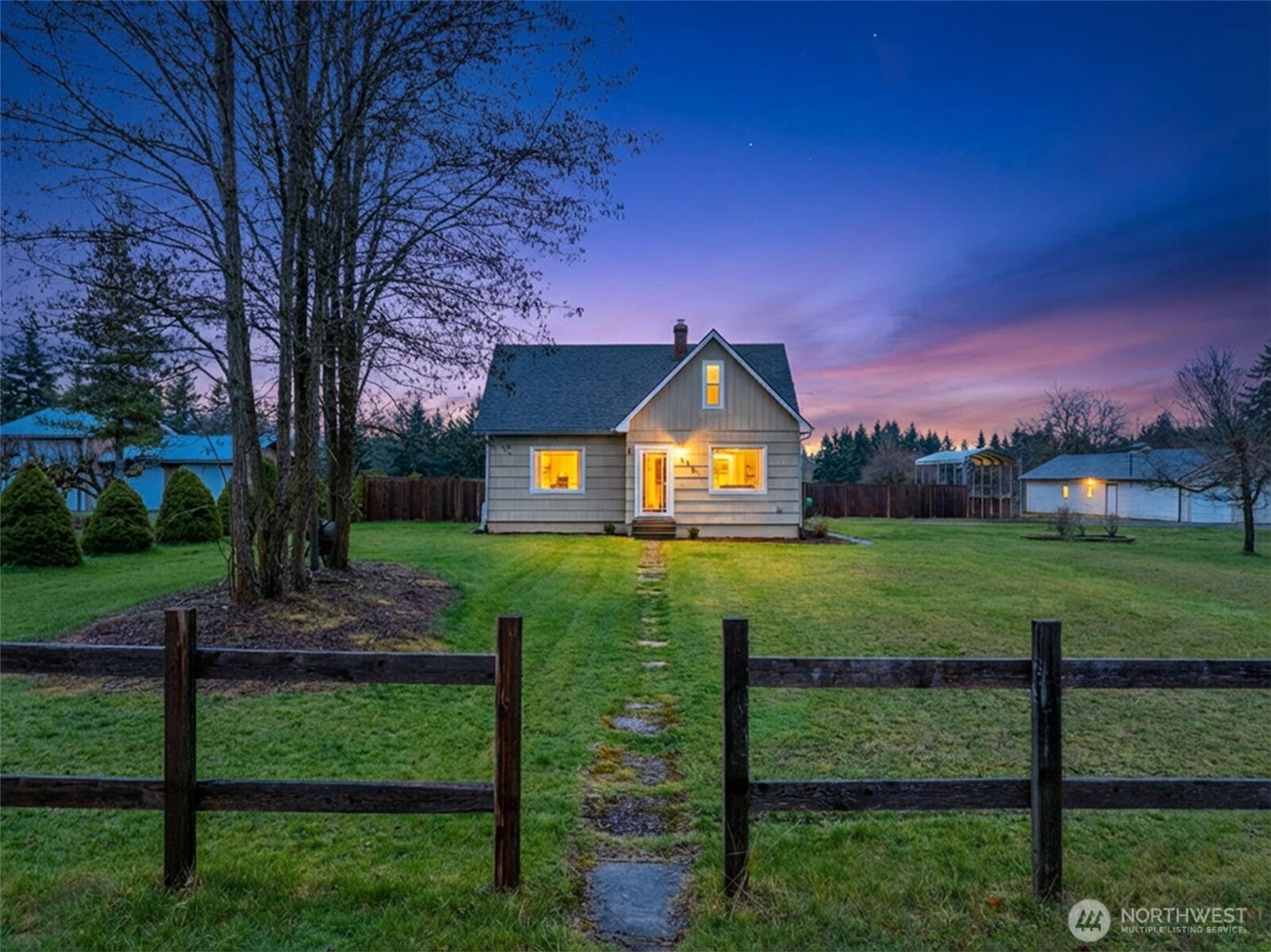 862 King Road Winlock, WA 98596 - Photo 40 of 40 a view of a garden with a big yard