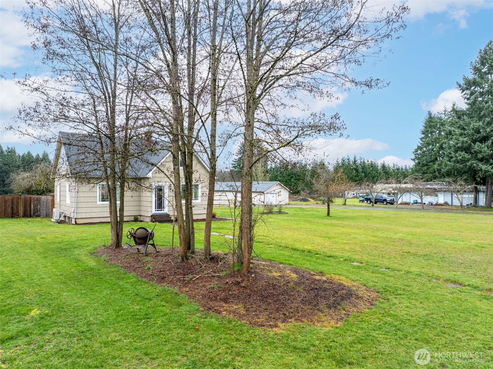 862 King Road Winlock, WA 98596 - Photo 5 of 40 a view of a park with large trees