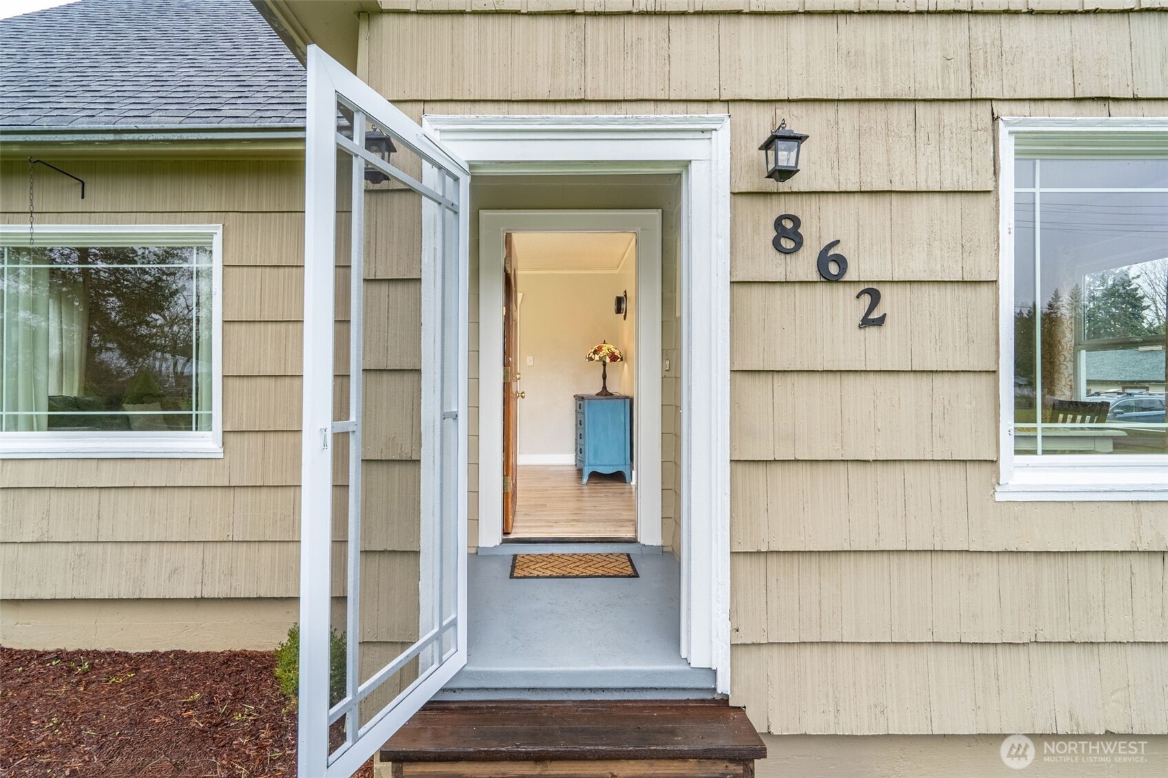 862 King Road Winlock, WA 98596 - Photo 9 of 40 a view of a entryway of the house